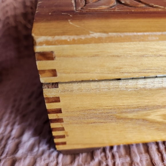 Vintage Handmade Carved Wood Vanity Cedar Wood Box w/ Painted Dome Lid & Mirror - Picture 7 of 15